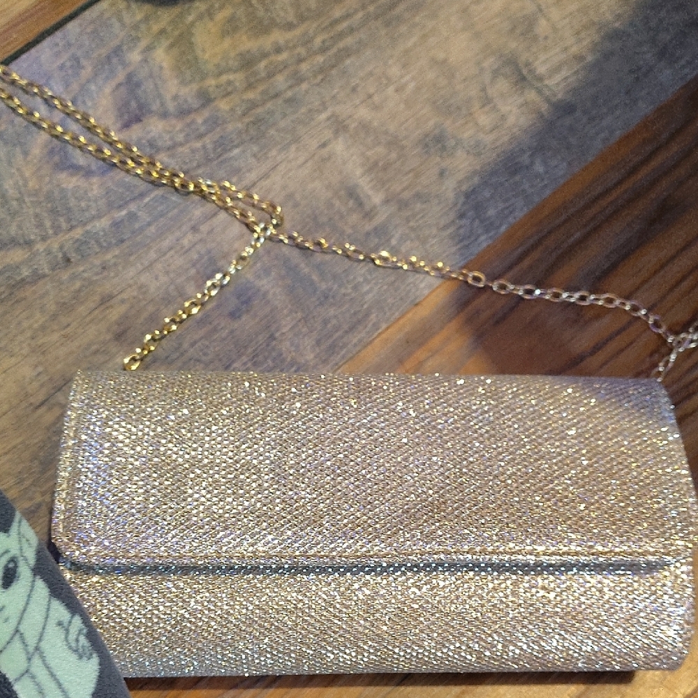 SHEIN Gold Crossbody Bag with Chain Strap